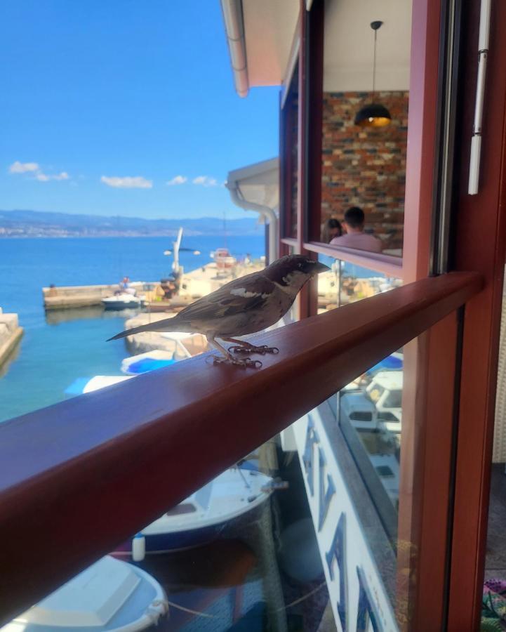 Apartment With Direct Sea View, Free Parking And Close To Beaches And Promenade Ловран Экстерьер фото