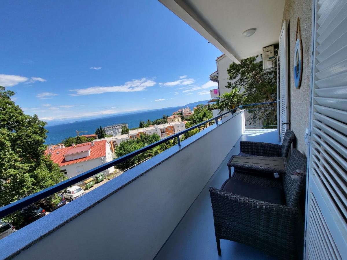 Apartment With Direct Sea View, Free Parking And Close To Beaches And Promenade Ловран Экстерьер фото