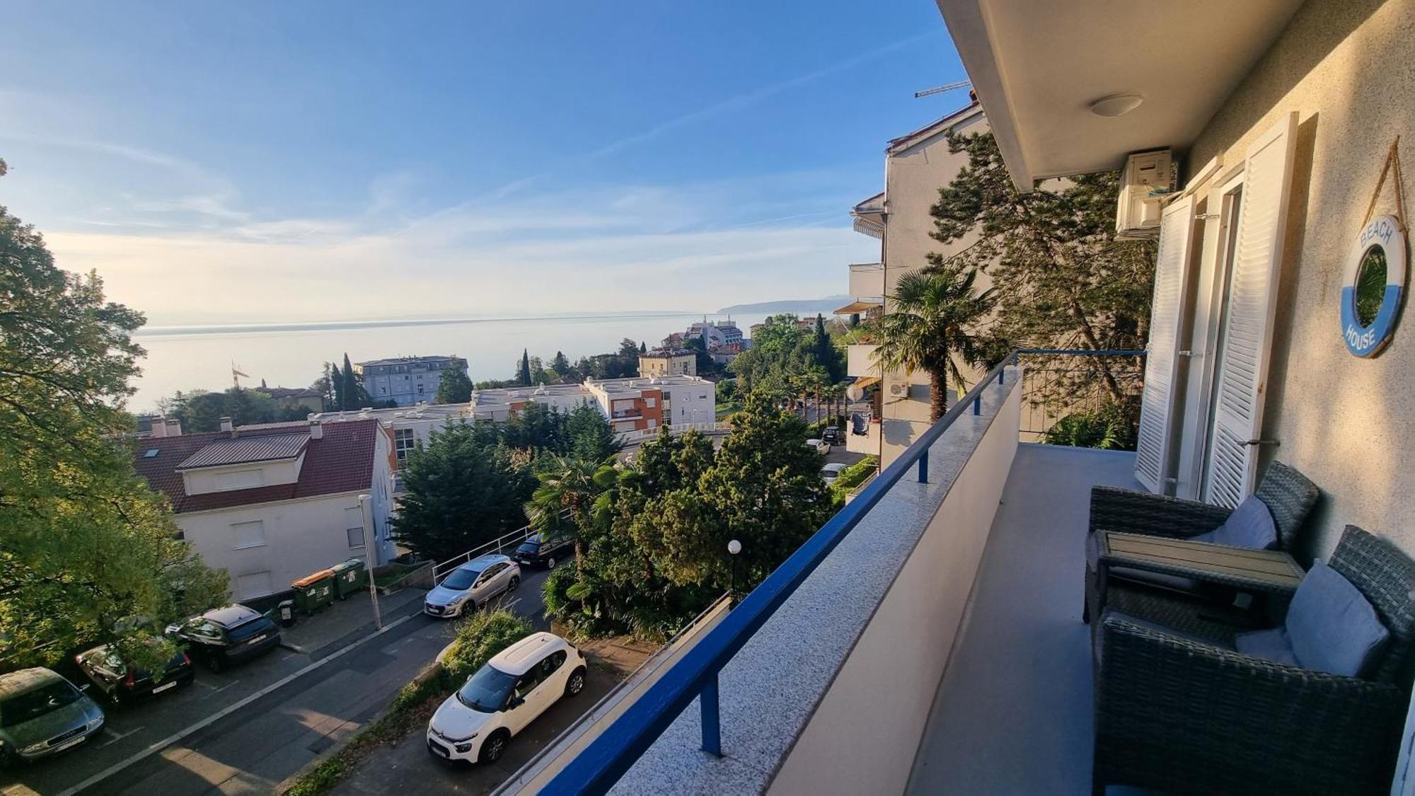 Apartment With Direct Sea View, Free Parking And Close To Beaches And Promenade Ловран Экстерьер фото